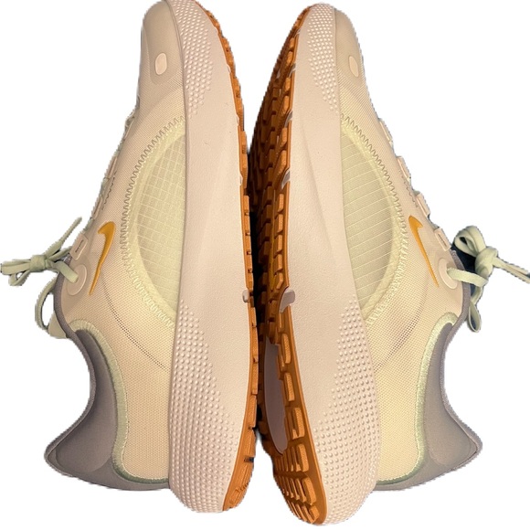 Nike React Escape Running Shoes - Picture 4 of 9